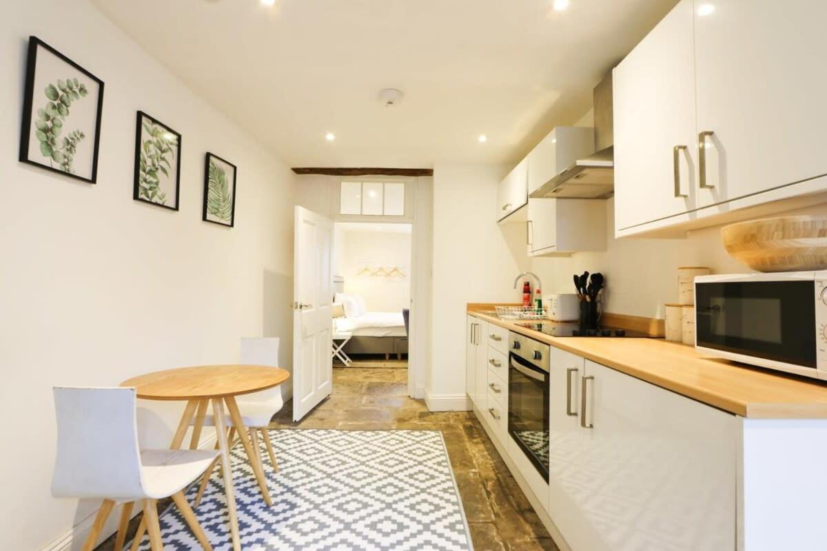 Apartment Spacious Boutique Clifton King Size Bed