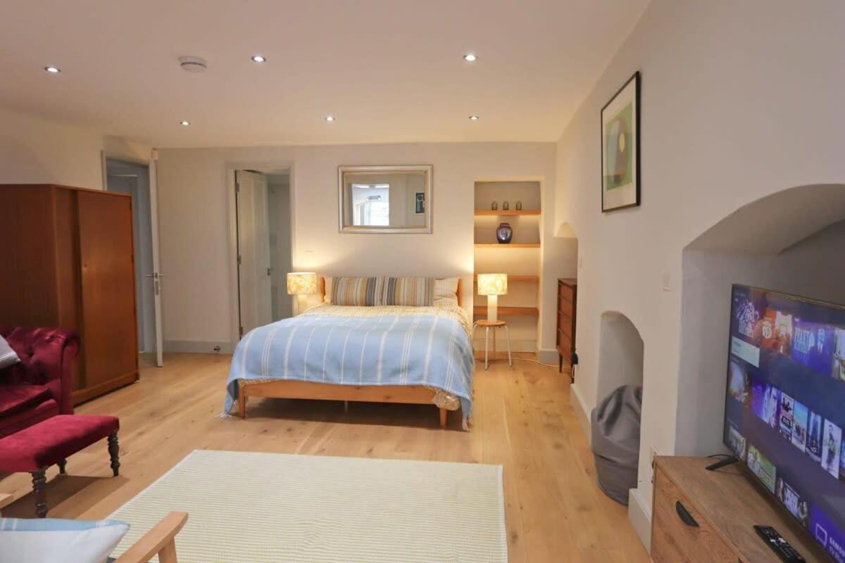 Richmond Terrace *