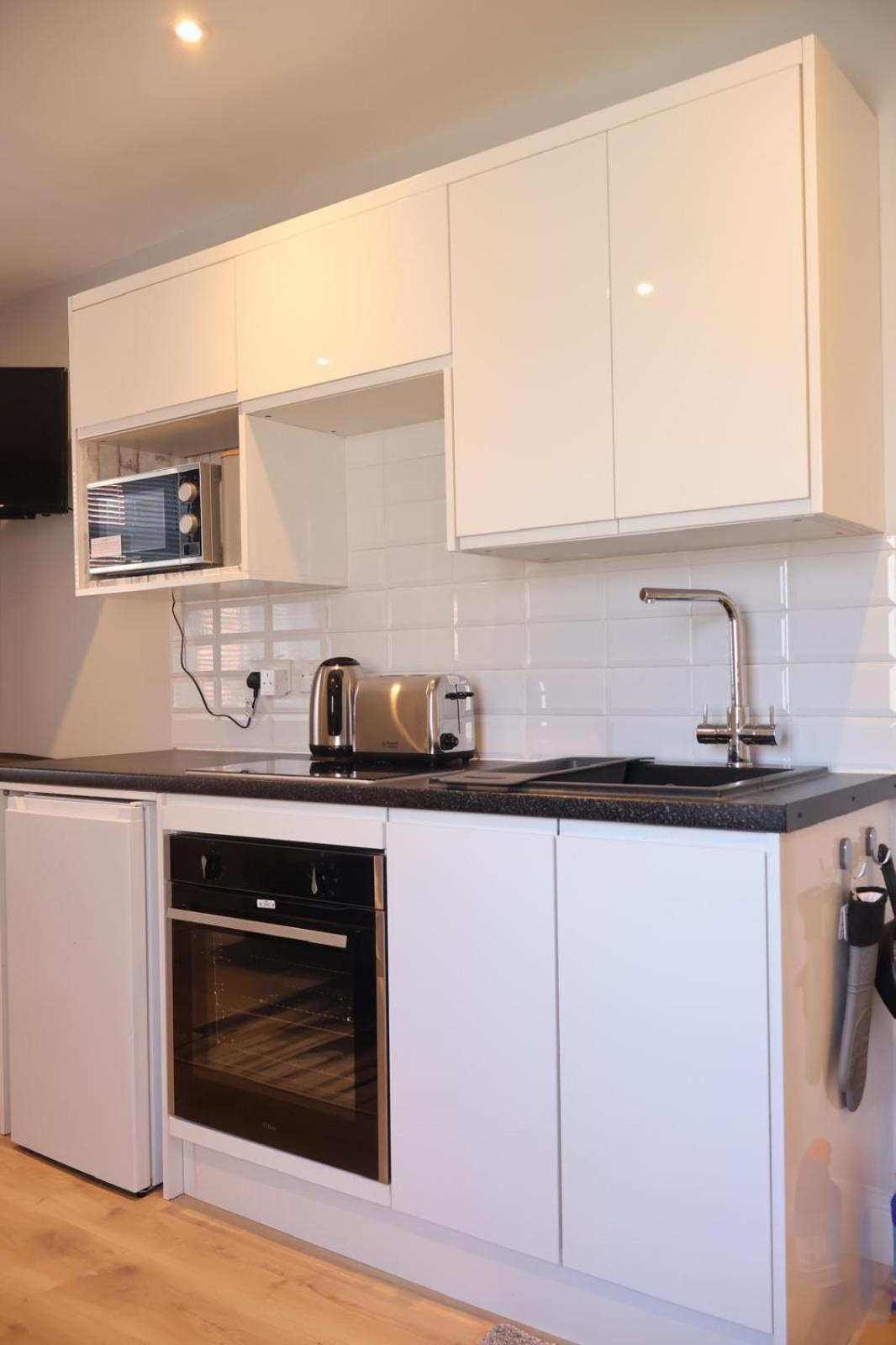 Apartment Ivory *