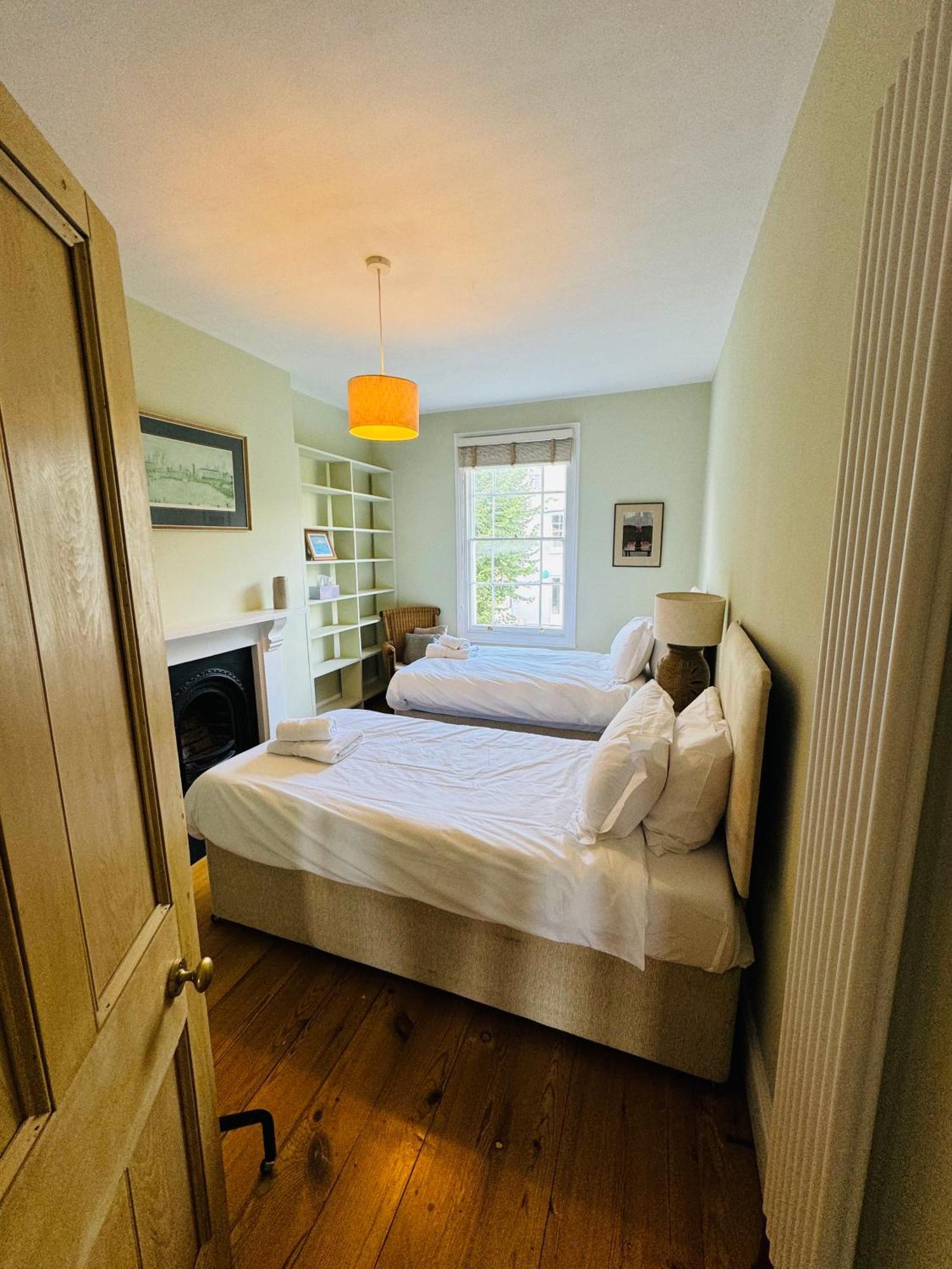 A Gorgeous Edwardian In City Centre Bristol