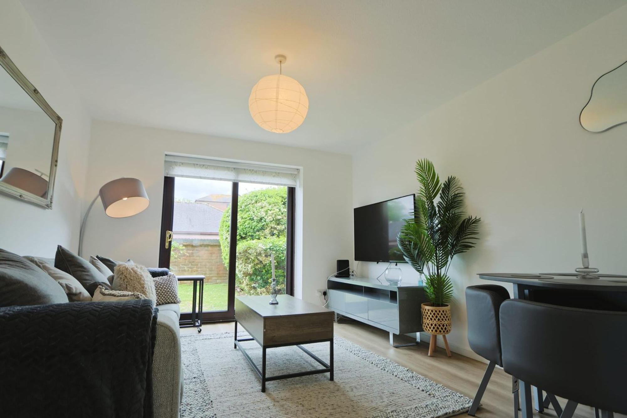 Caslon Court One Bedroom Flat Apartment *