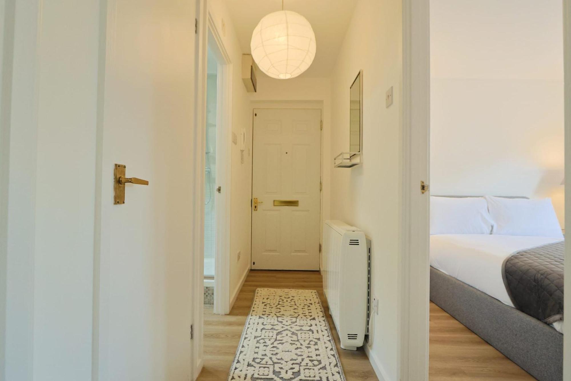 Caslon Court One Bedroom Flat *