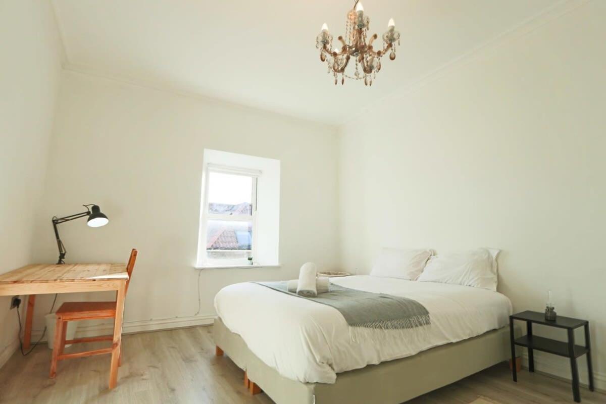Manilla 3 Bedroom Floor Flat Apartment *