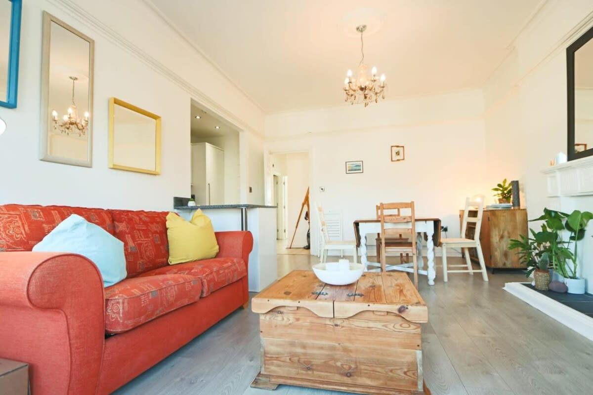 Apartment Manilla 3 Bedroom Floor Flat