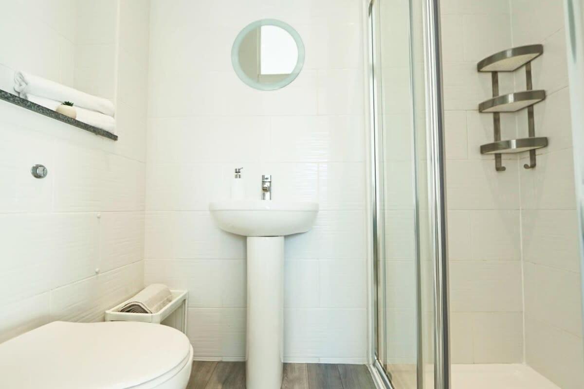 Apartment Manilla 3 Bedroom Floor Flat