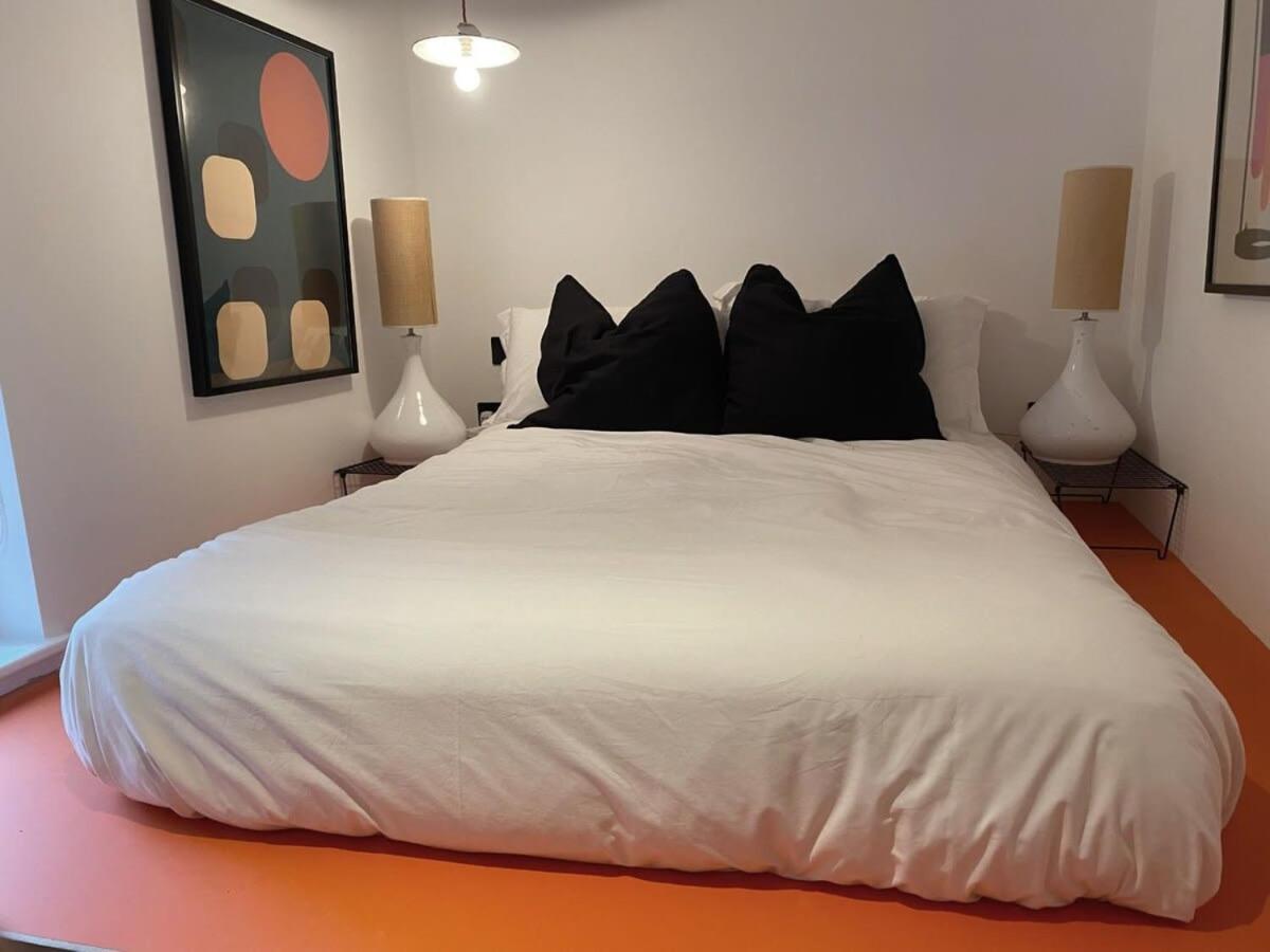 Modern And Bright Three Bed * Bristol