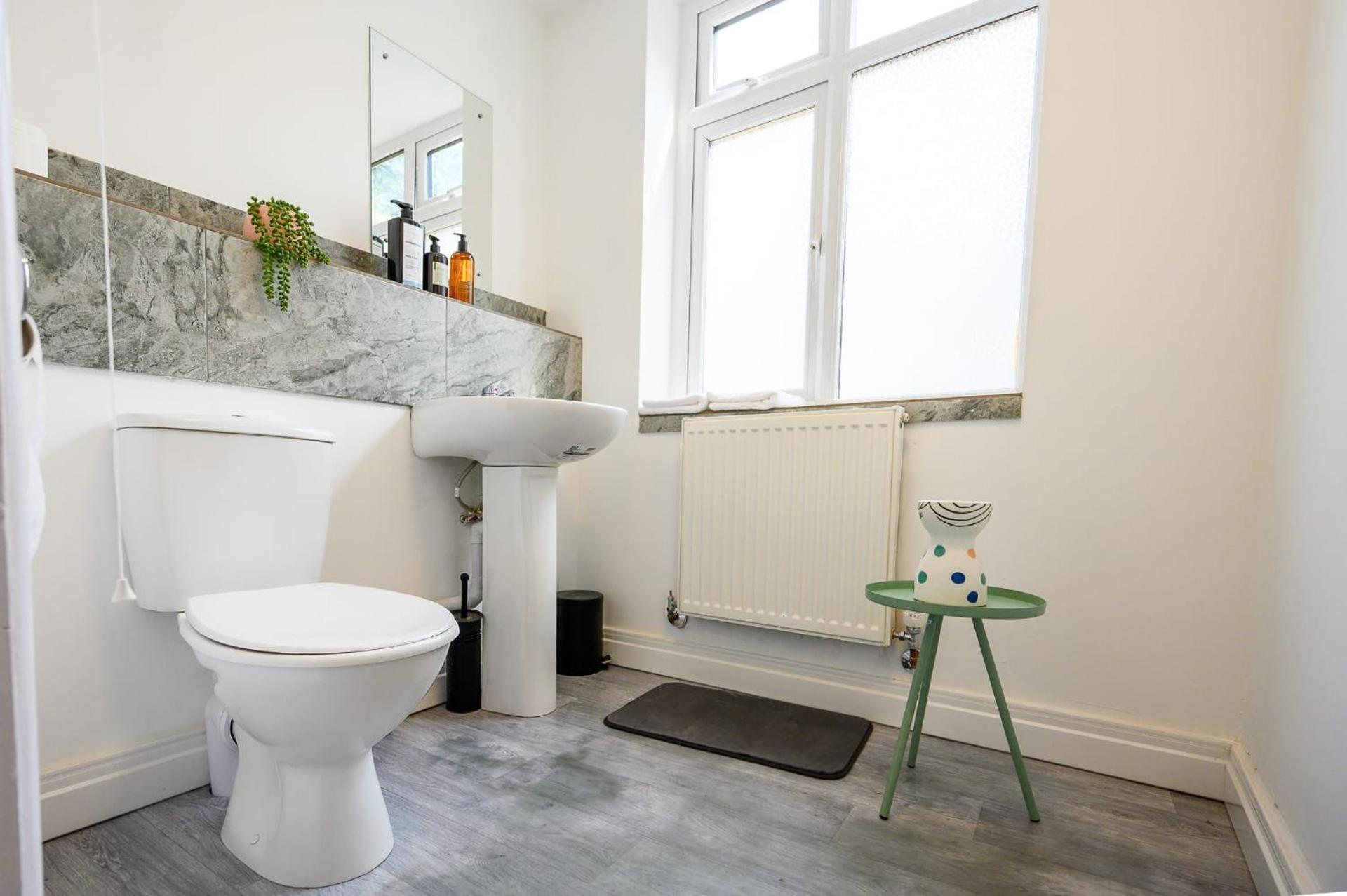 Brislington Base Super Convenient In South West By Staystaycations * Bristol