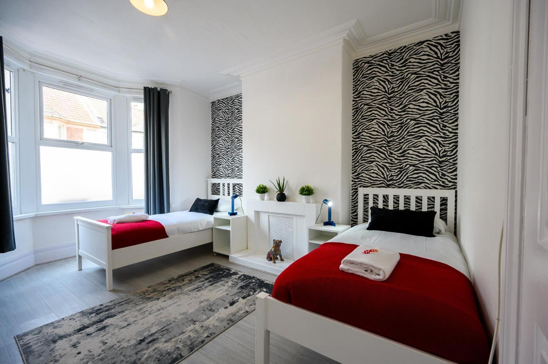 Brislington Base Super Convenient In South West By Staystaycations Apartment