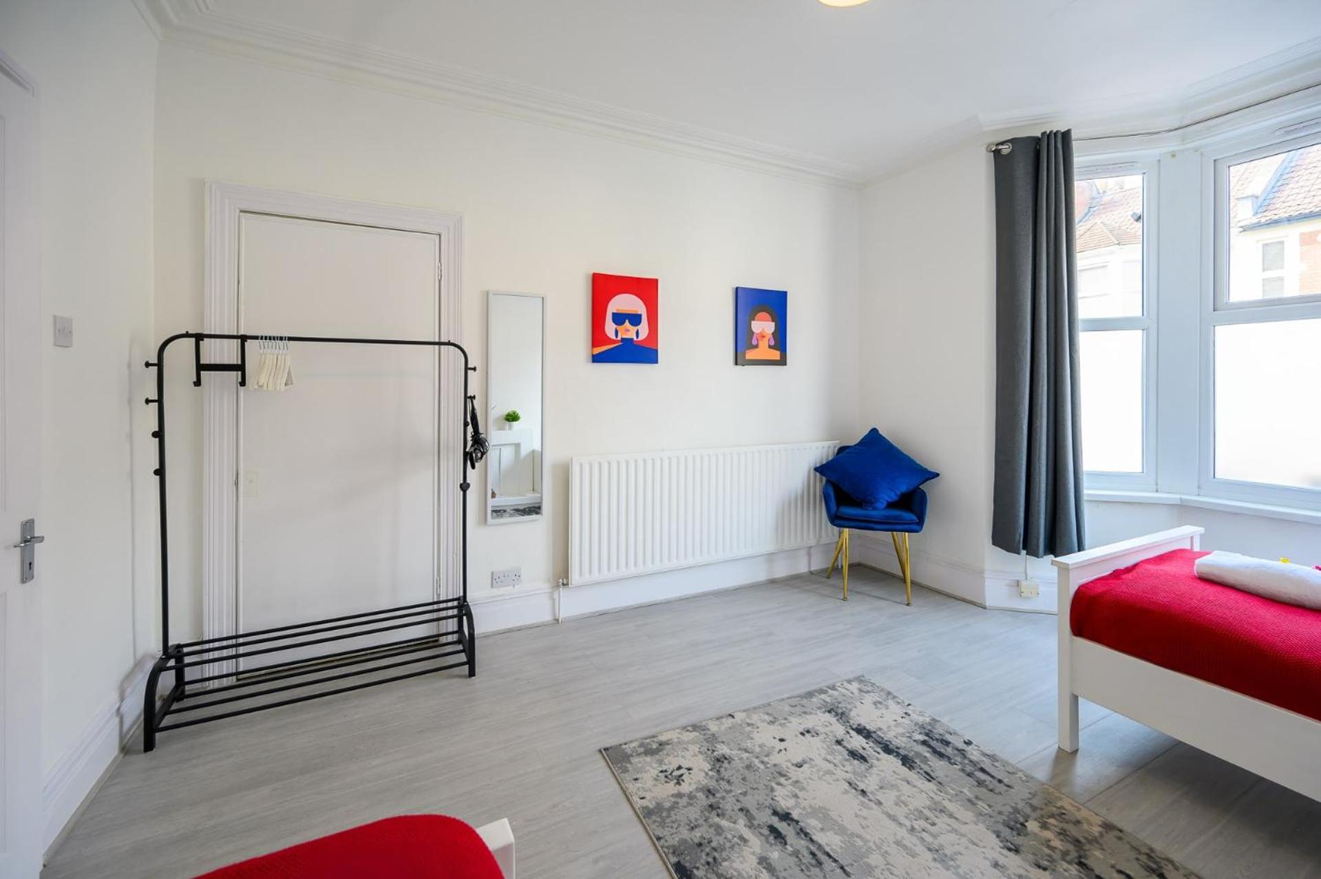 Brislington Base Super Convenient In South West By Staystaycations Apartment *