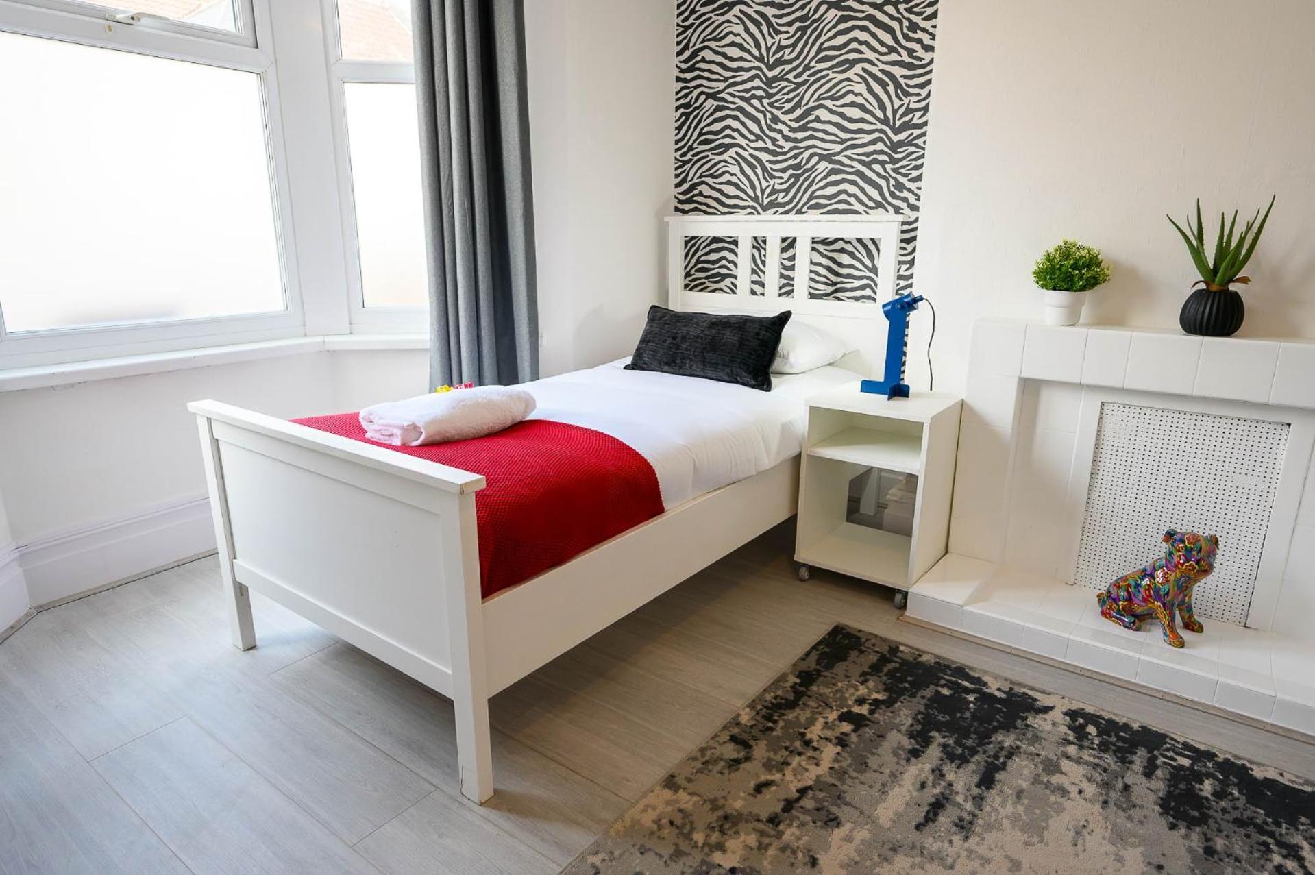 Brislington Base Super Convenient In South West By Staystaycations Apartment Bristol