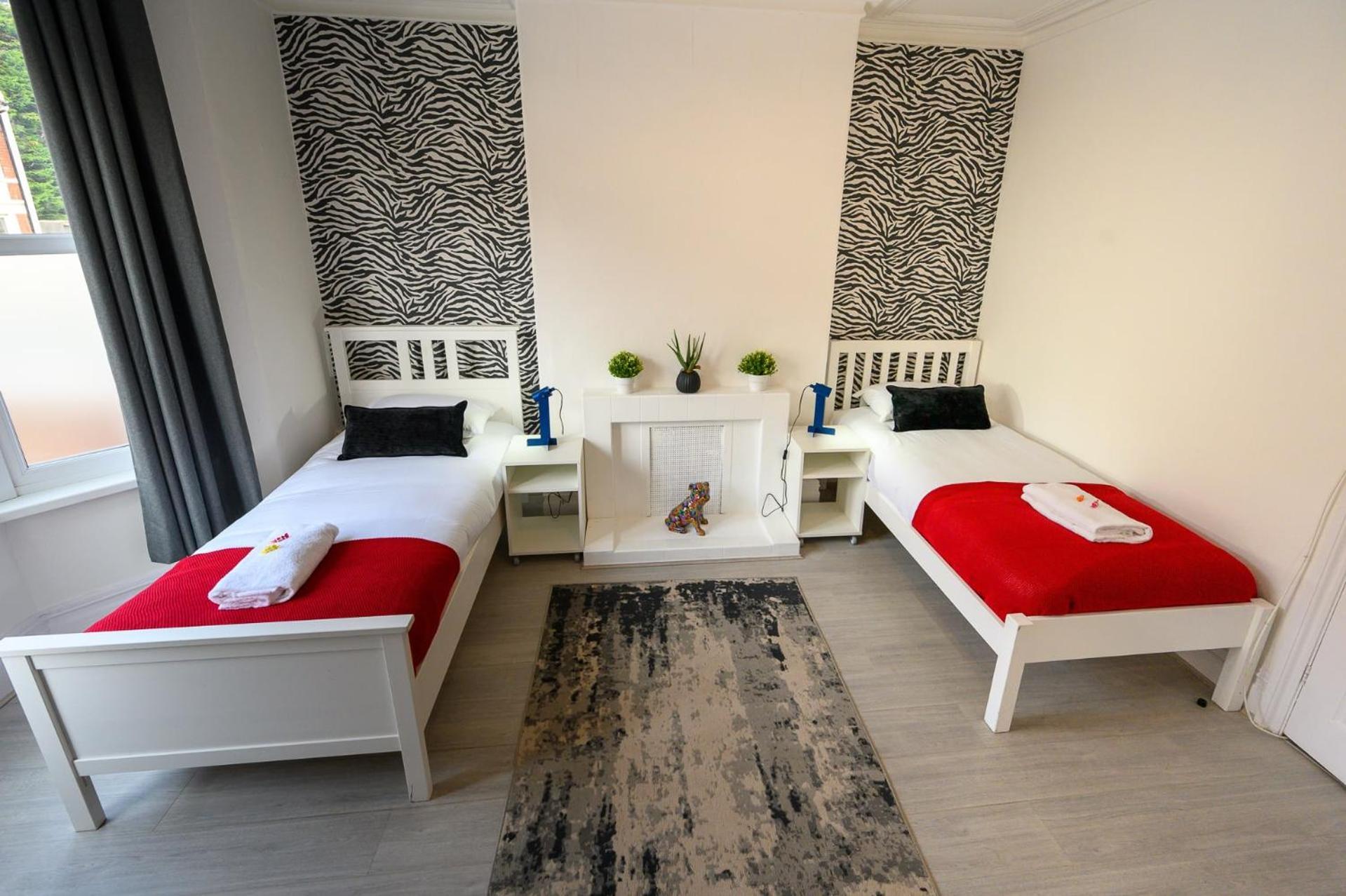 Apartment Brislington Base Super Convenient In South West By Staystaycations *