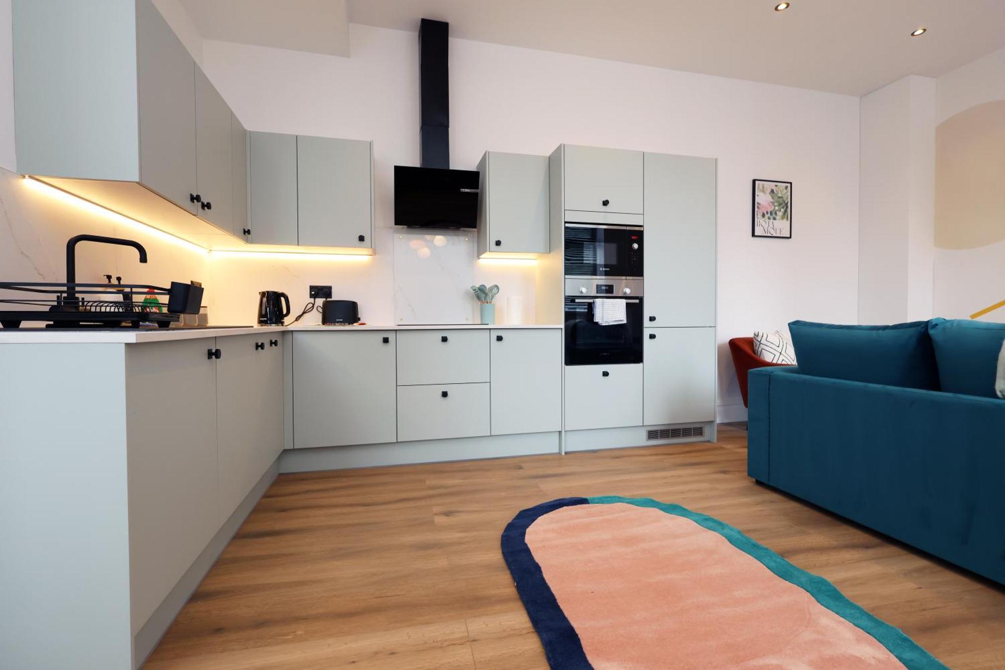 Apartment No 3 Princes - Stylish For Work & Leisure *