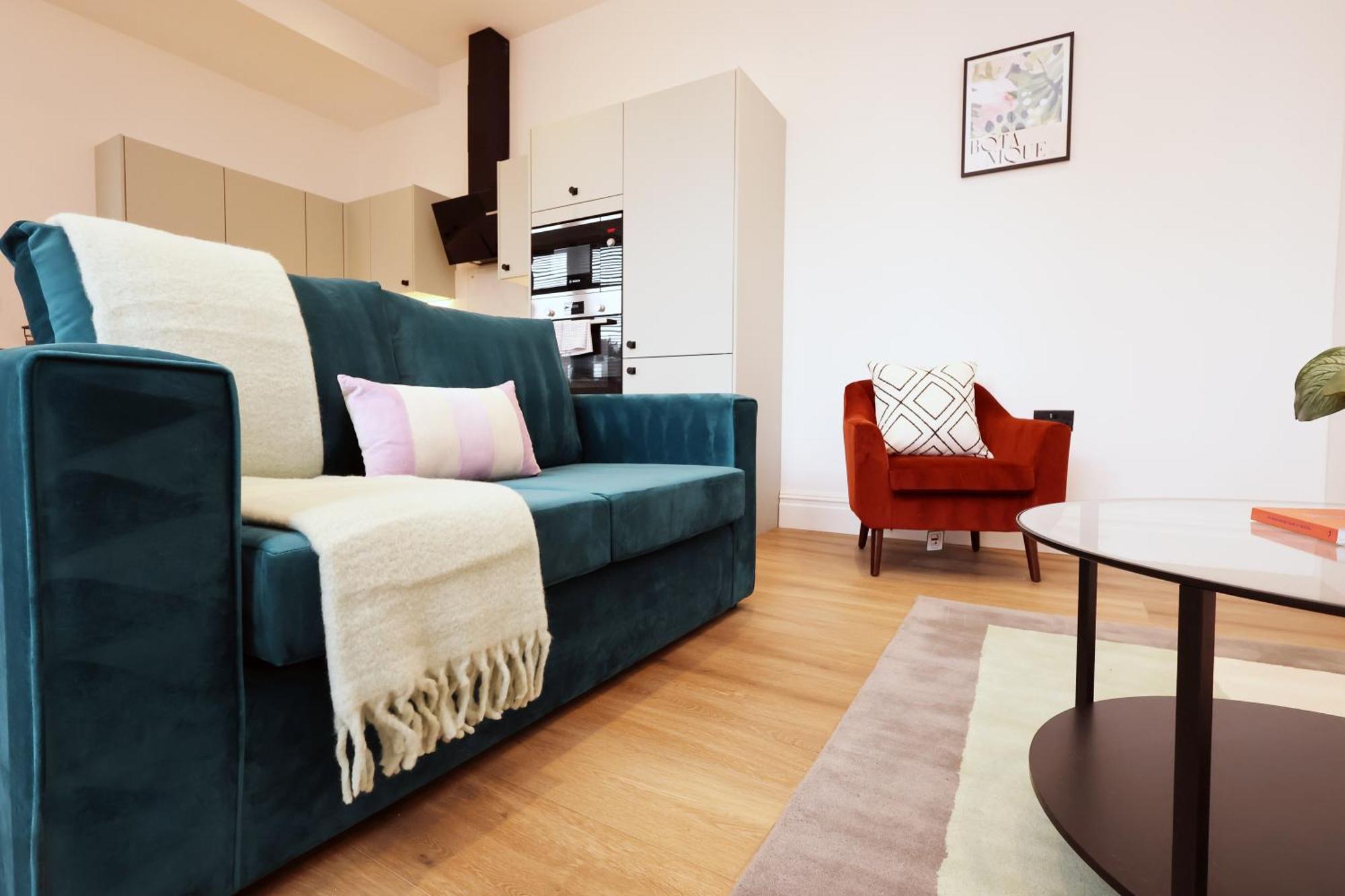 No 3 Princes - Stylish For Work & Leisure