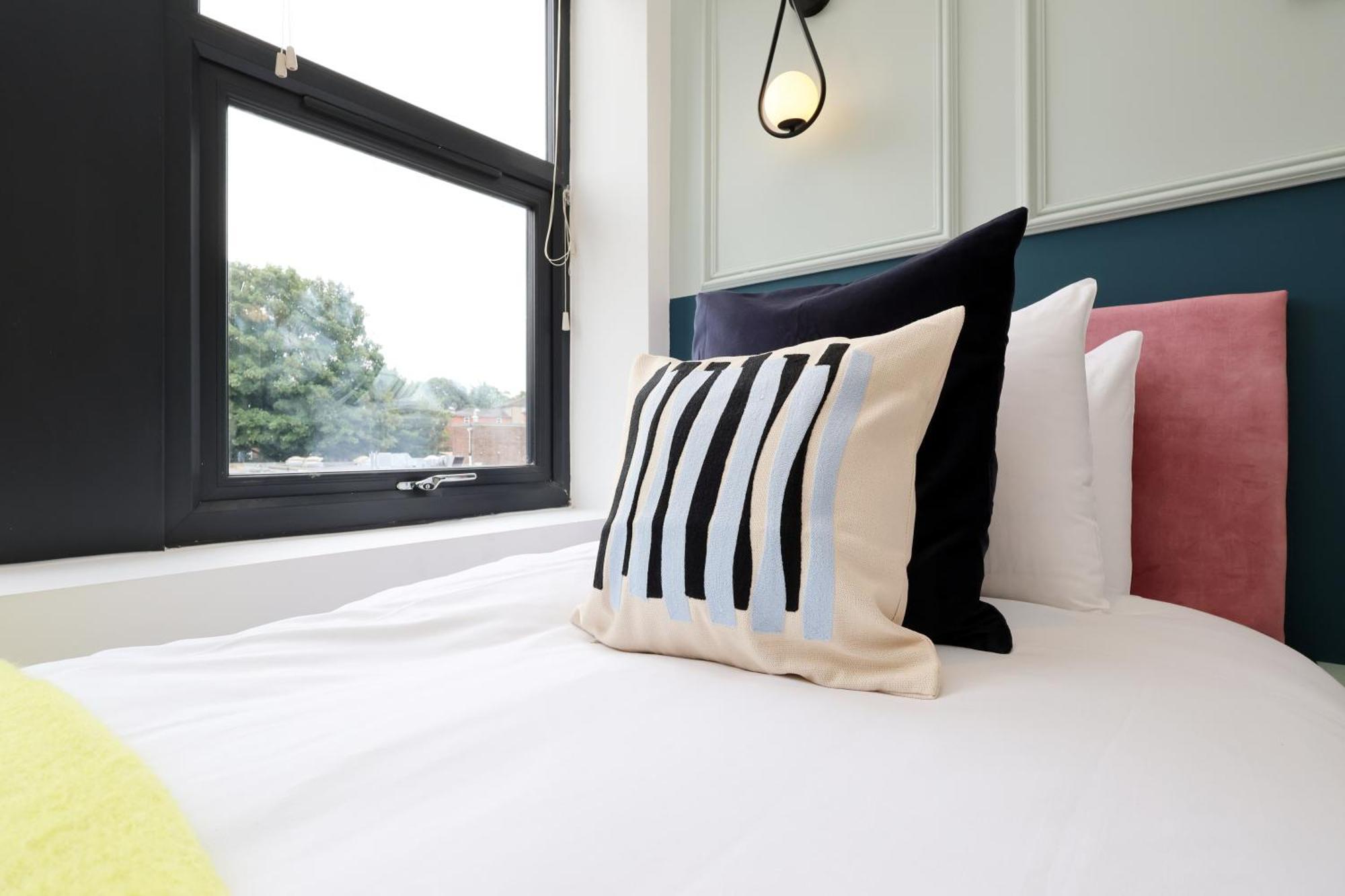 No 3 Princes - Stylish For Work & Leisure