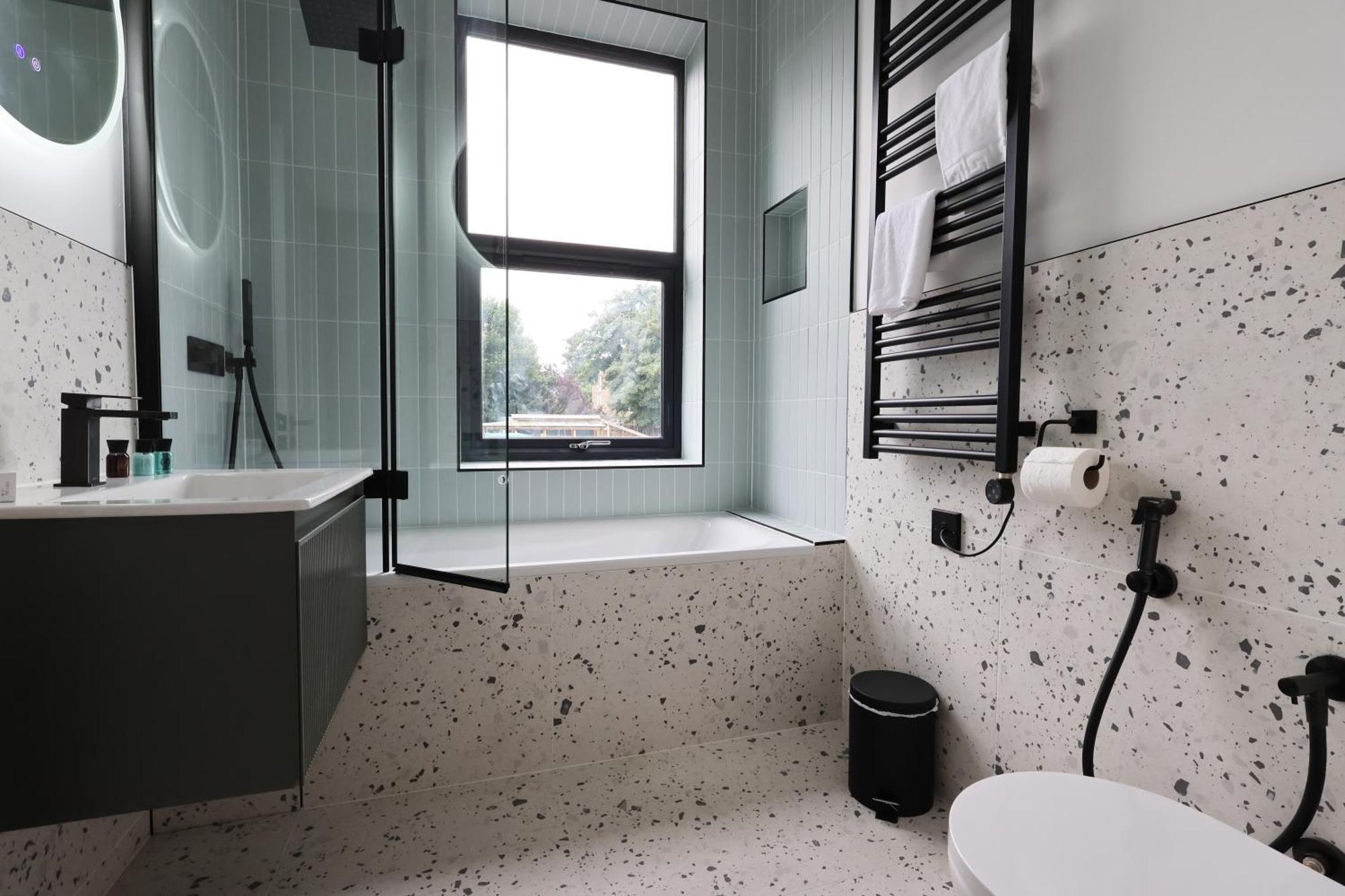 No 3 Princes - Stylish For Work & Leisure
