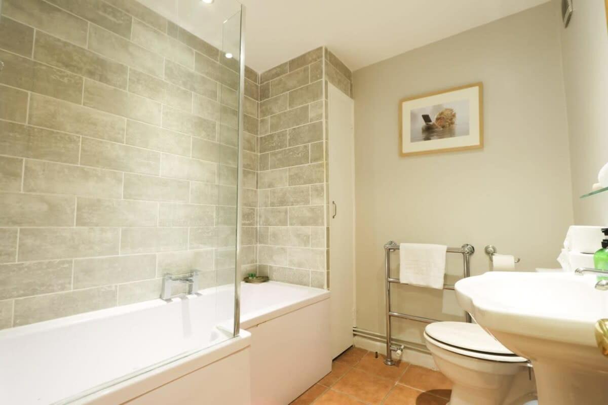 Apartment Cotham Vale 2 Bedroom Property Bristol