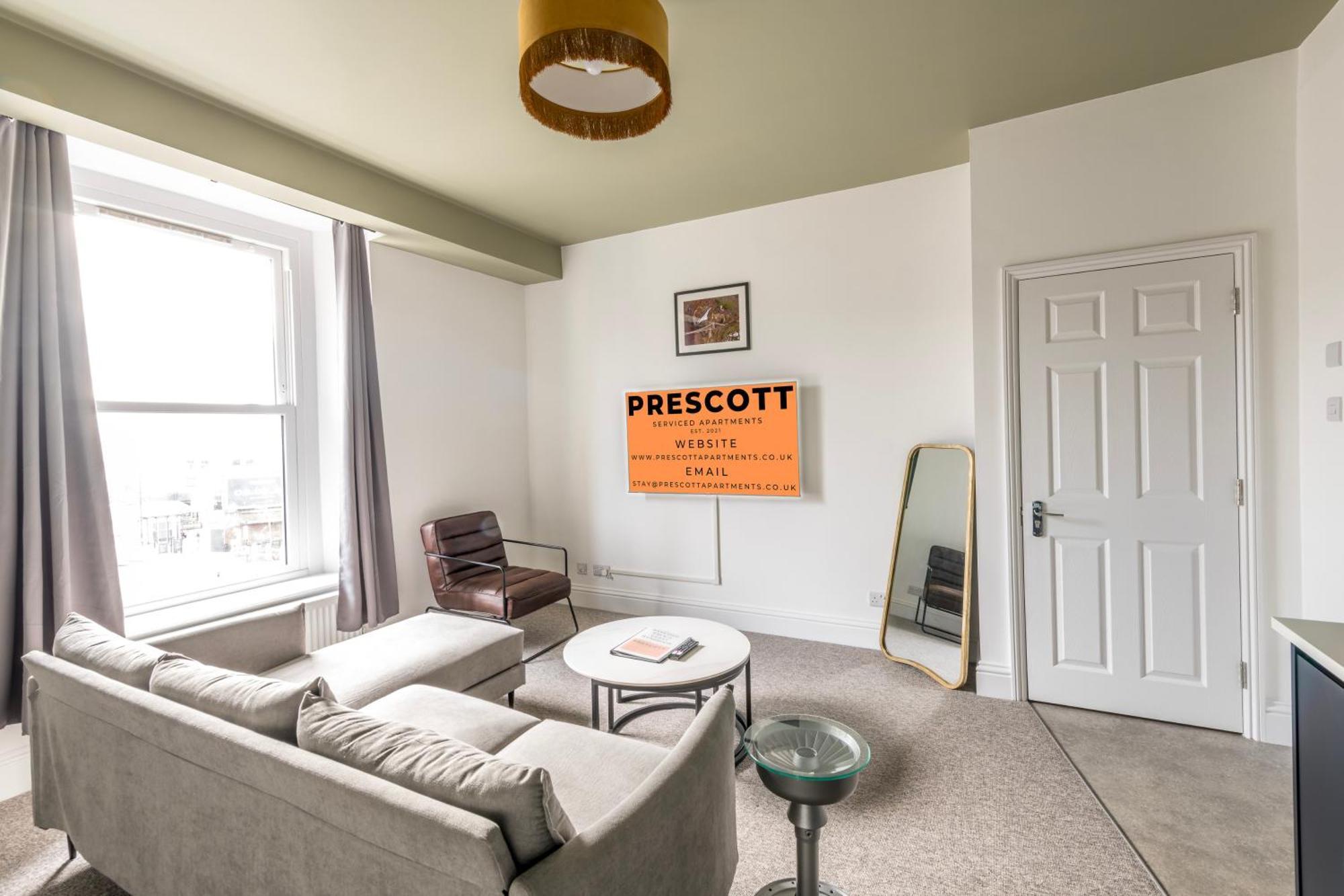 Apartment Unique Spitfire With Free Parking By Prescott