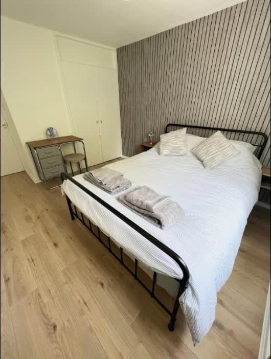 Apartment Montague One Bedroom Flat With Parking Bristol