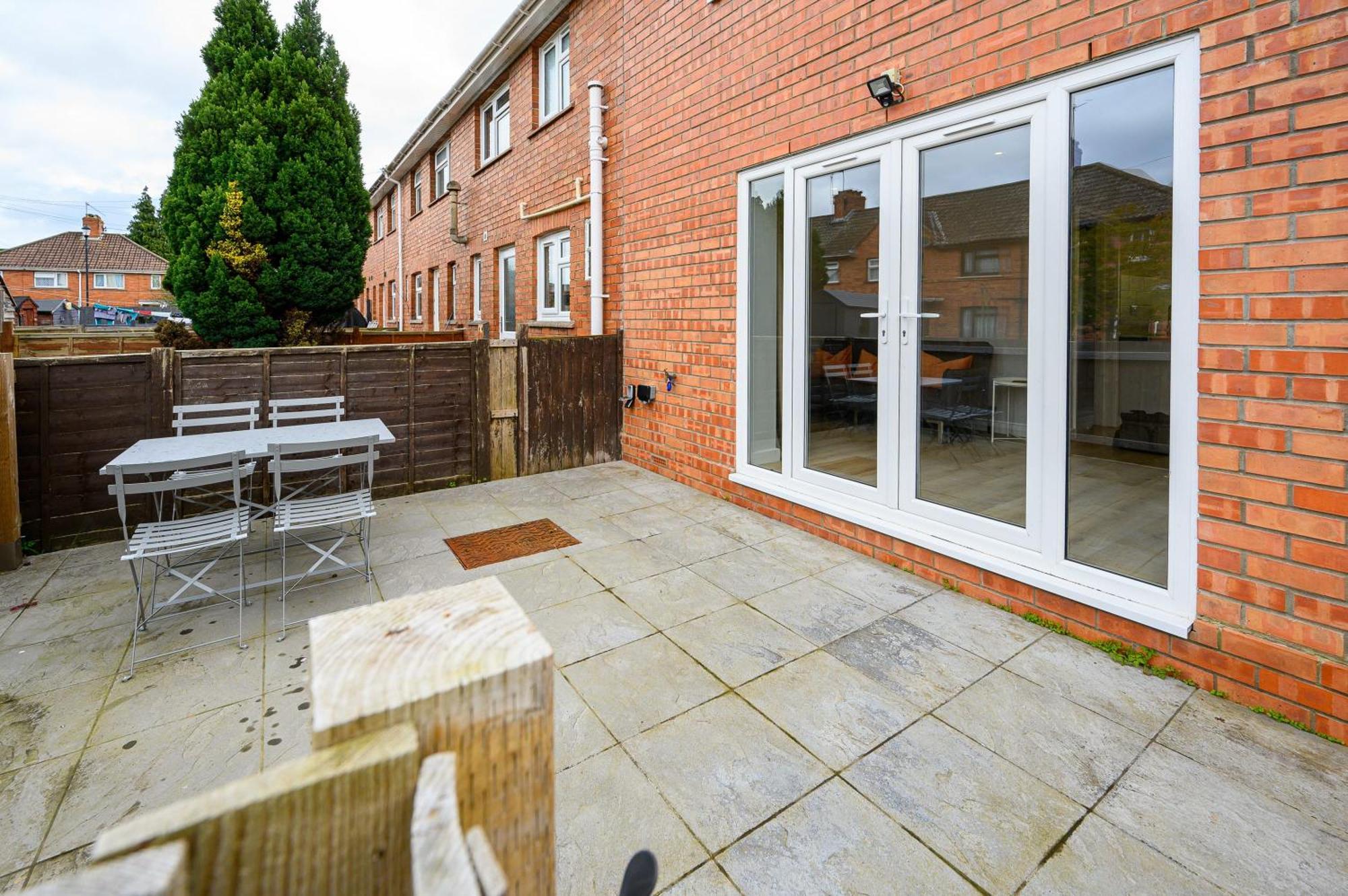 Dings House With Free Parking In Super South West Location By Staystaycations Holiday home Bristol