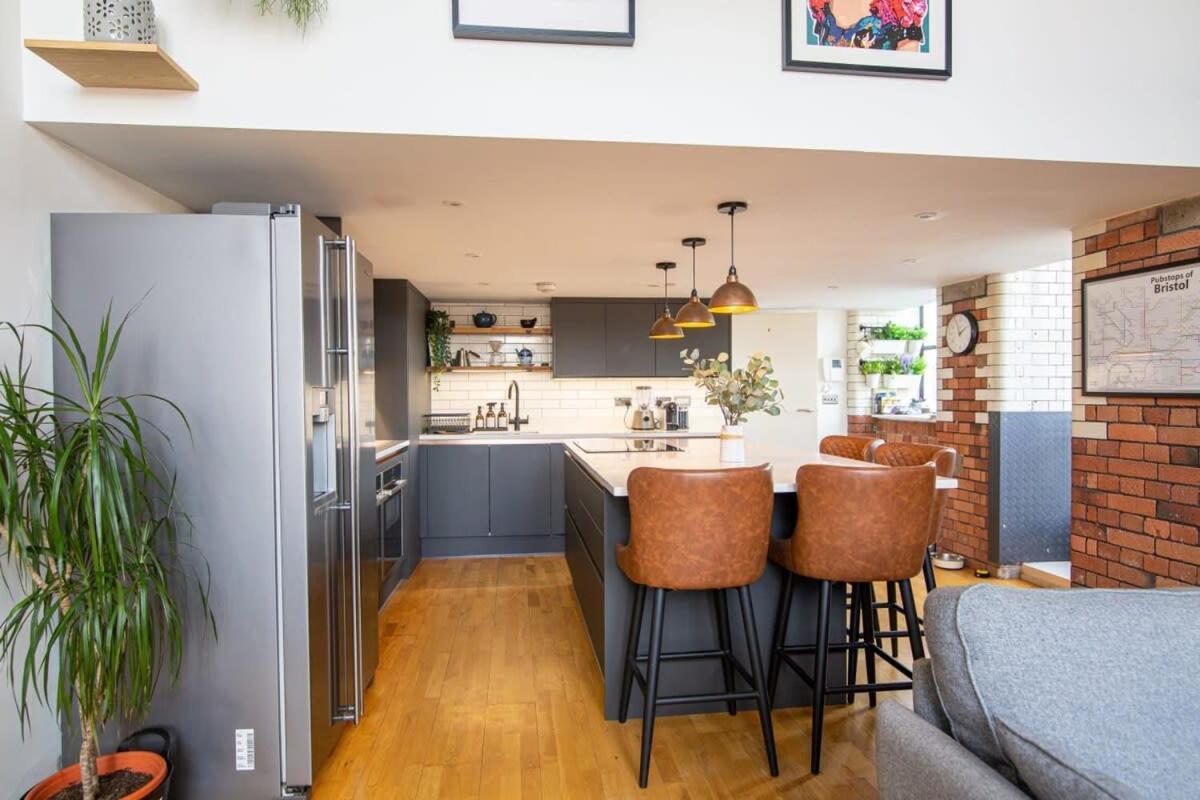 The Robinson Building Apartment