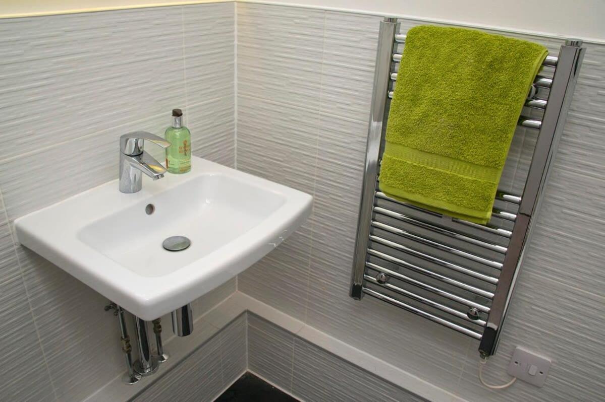 Deluxe Townhouse Next To Cabot Circus *