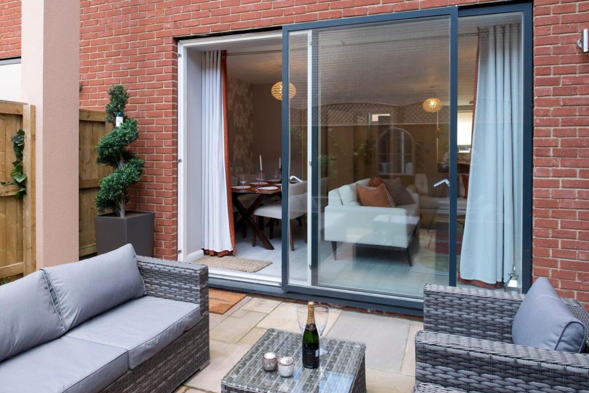 Deluxe Townhouse Next To Cabot Circus *