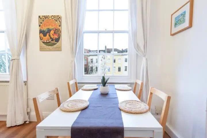 Kingsdown 2 Bed Apartment Bristol