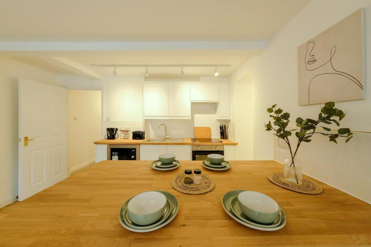 Grange Road Two Bedroom Flat *