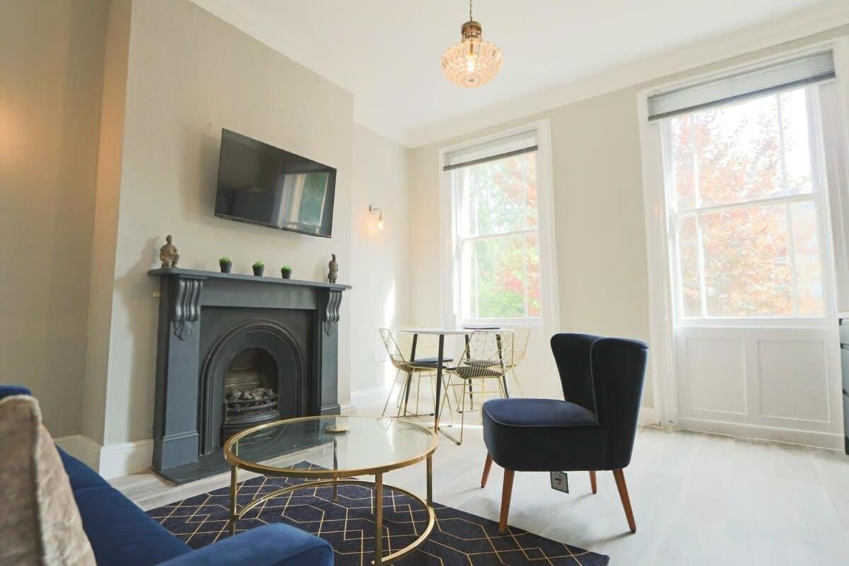 Kingsdown Hall 2 With Parking Apartment