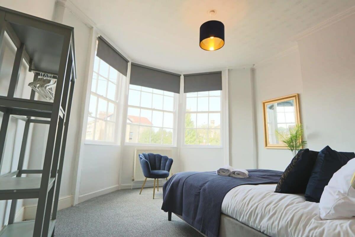 Kingsdown Hall 2 With Parking Bristol