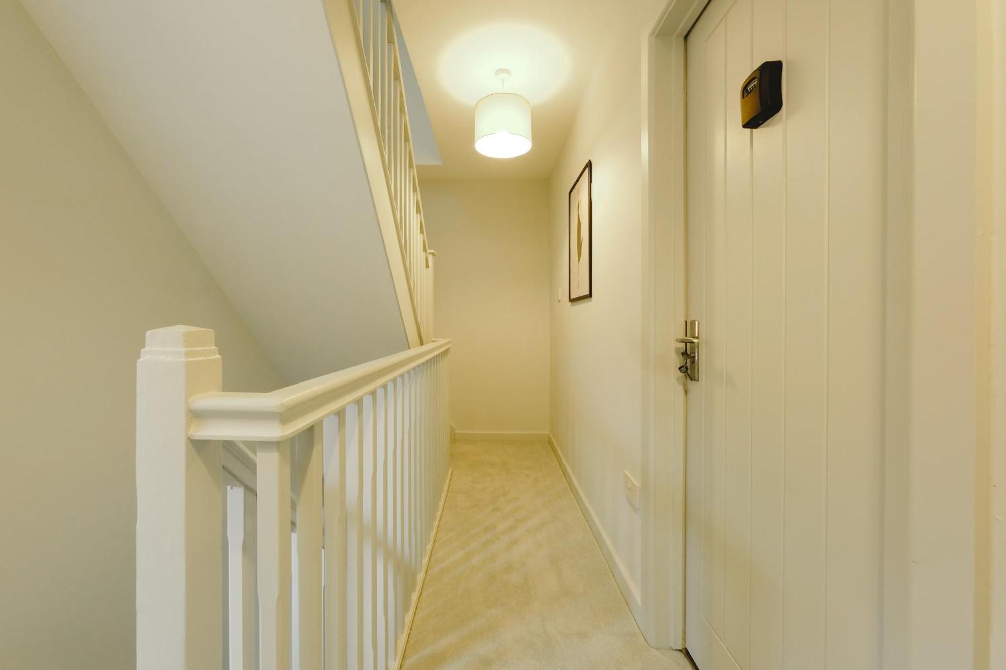 Wordsworth 6 Bedroom House Apartment *
