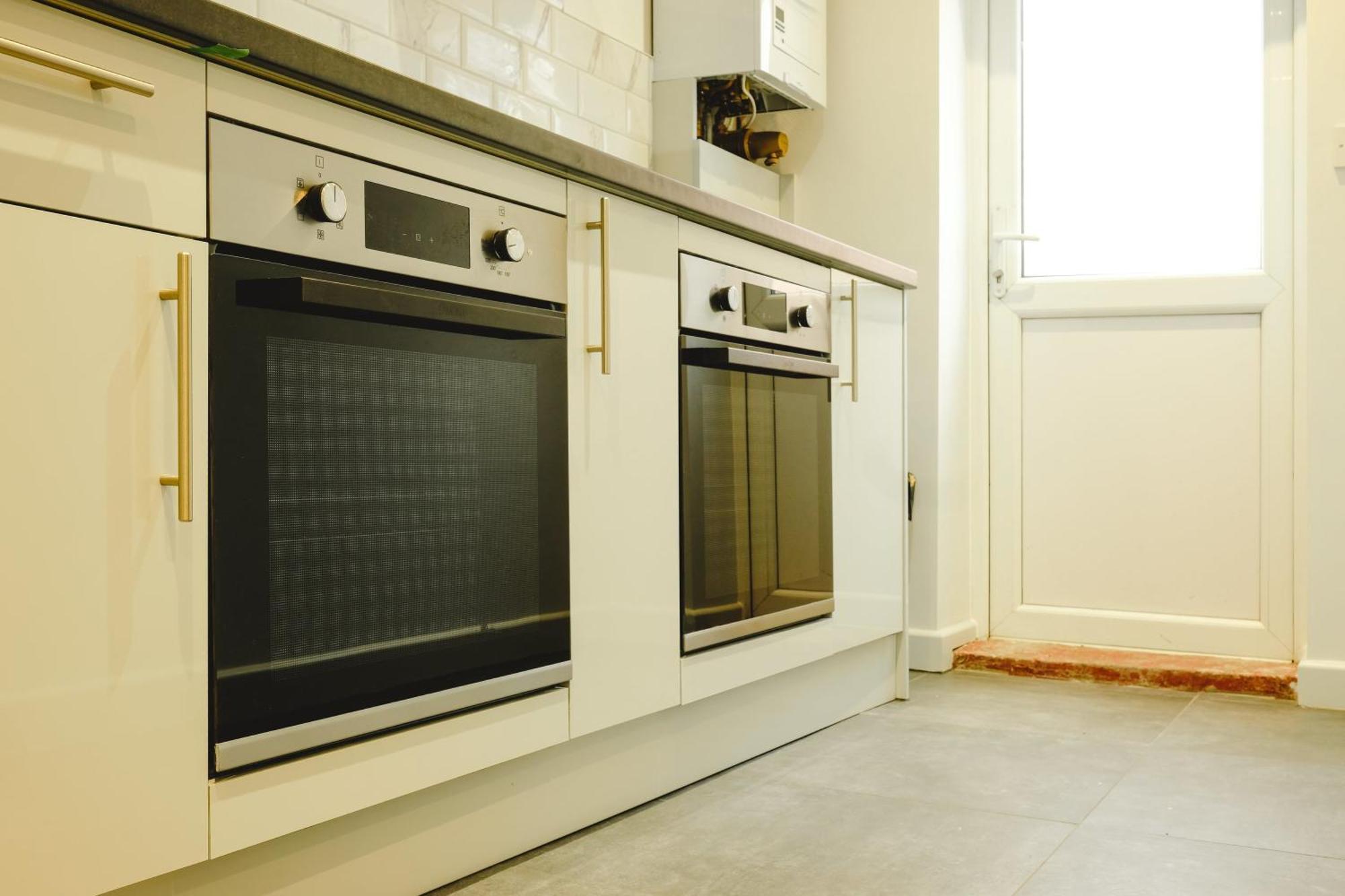 Wordsworth 6 Bedroom House Apartment *