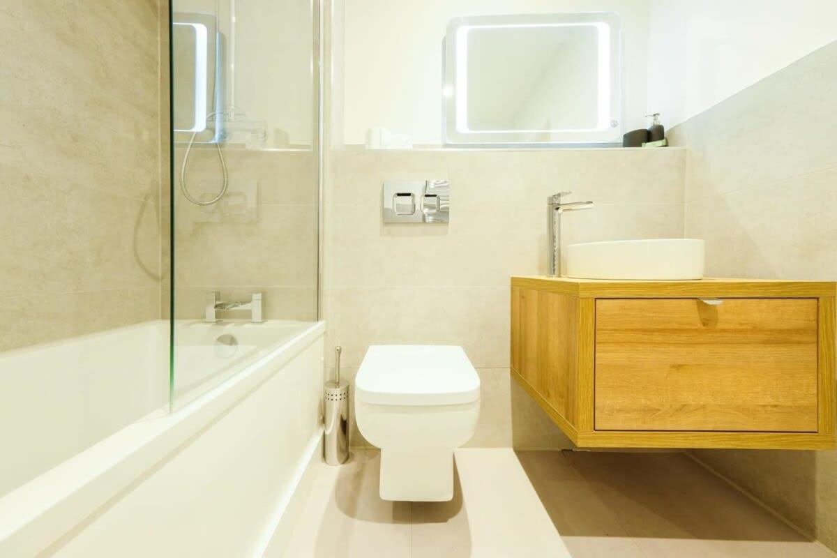 Hotwells Flat 2 - Hopewell Bristol