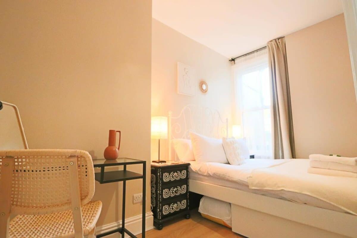 Apartment Chic And Cosy Two Bedroom Flat In Cheltenham Road
