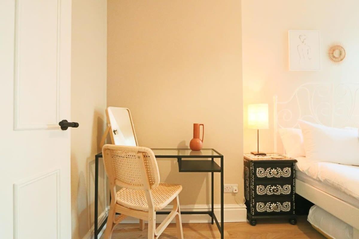 Chic And Cosy Two Bedroom Flat In Cheltenham Road Apartment Bristol