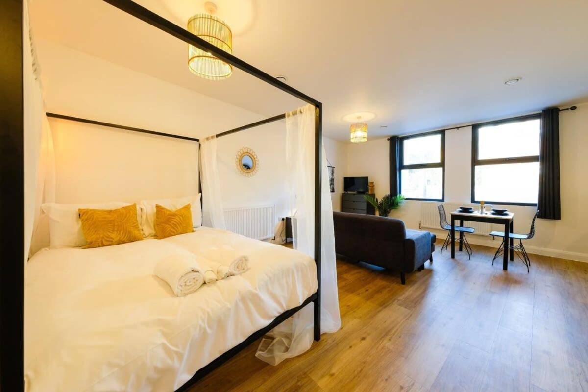 Hotwells Flat 4- Hopewell *