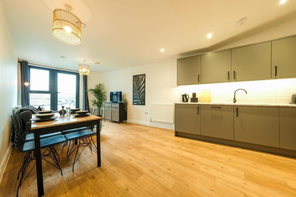 Hotwells Flat 8- Hopewell * Bristol