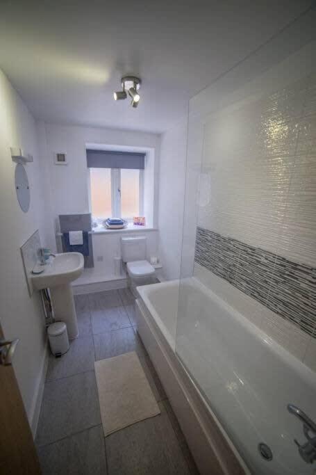 Champion Court Two Bedroom Flat *