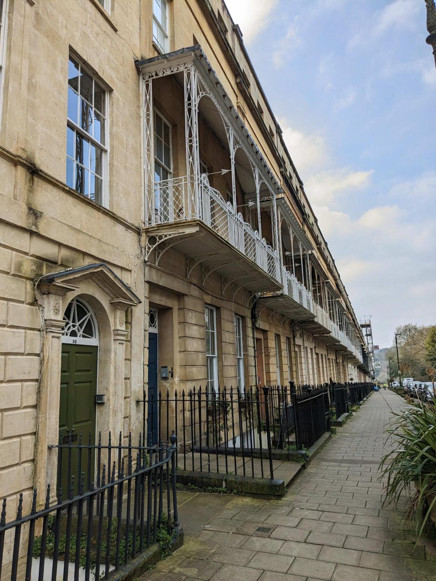 Two Bedroom Flat In Caledonia Place Apartment Bristol
