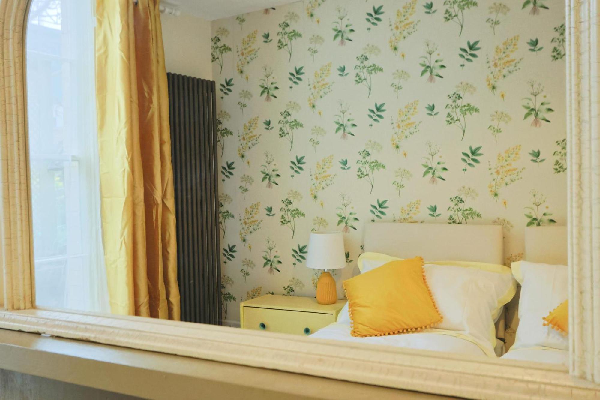 Two Bedroom Flat In Caledonia Place Bristol
