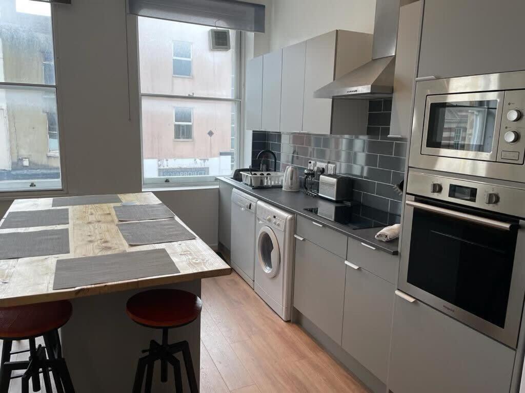 Wonderful 3 Bed In Old Market *