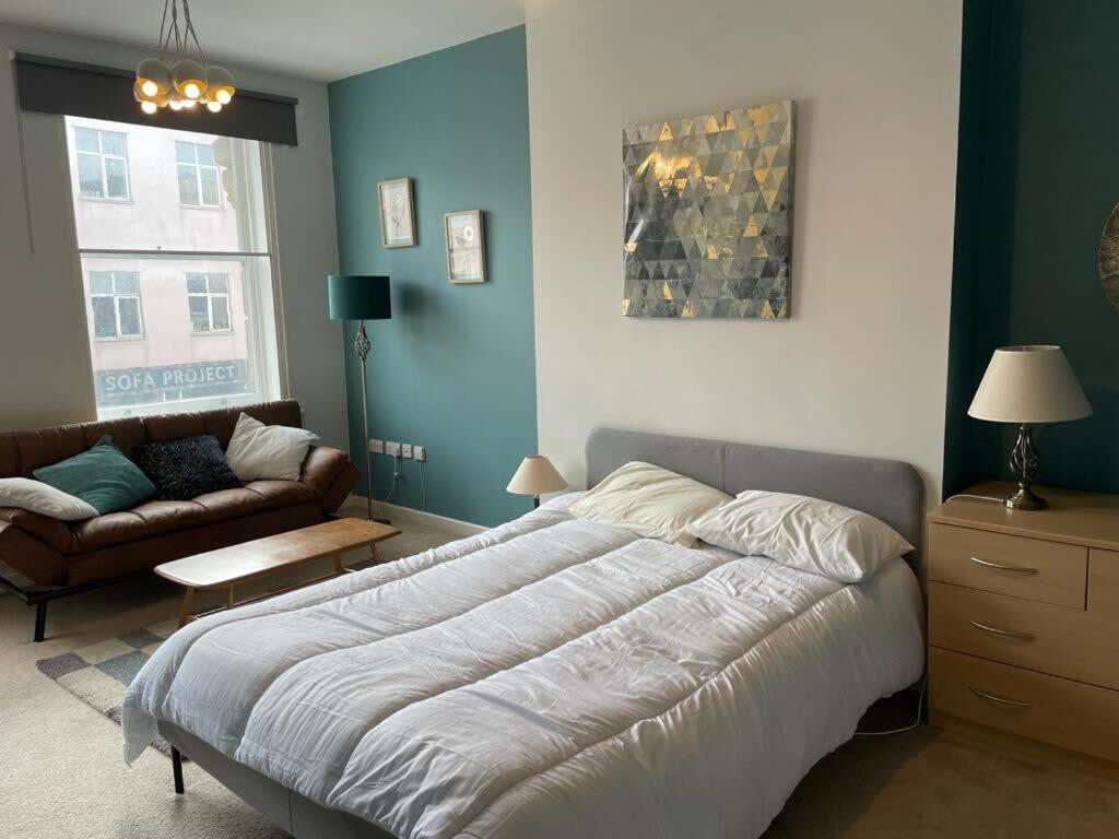 Wonderful 3 Bed In Old Market *