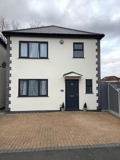 Luxury In Hanham Holiday home *