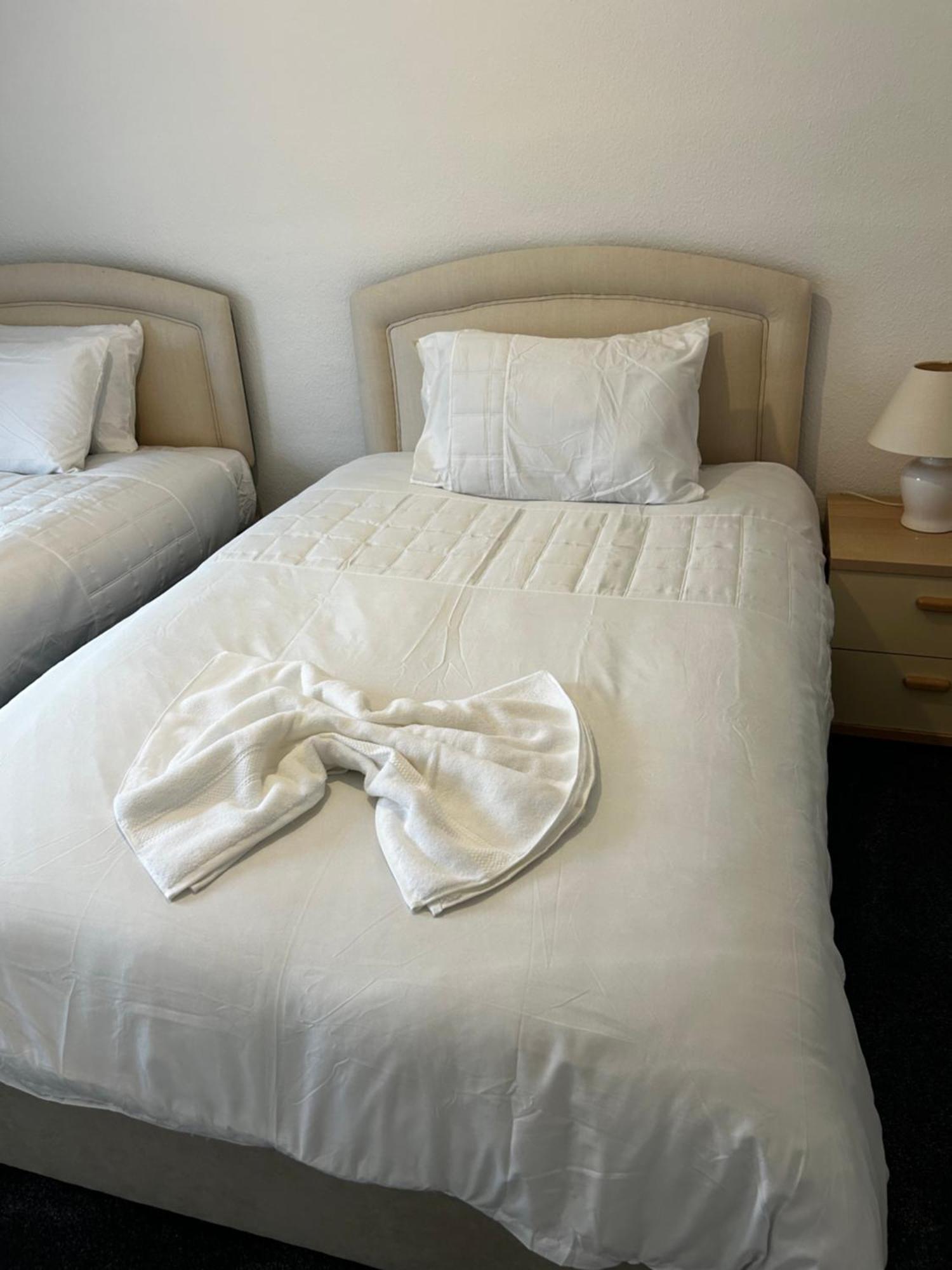 Apartment Family Near Cribbs Causeway And The Wave, Just 2 Minutes From Airbus And Rolls Royce Bristol