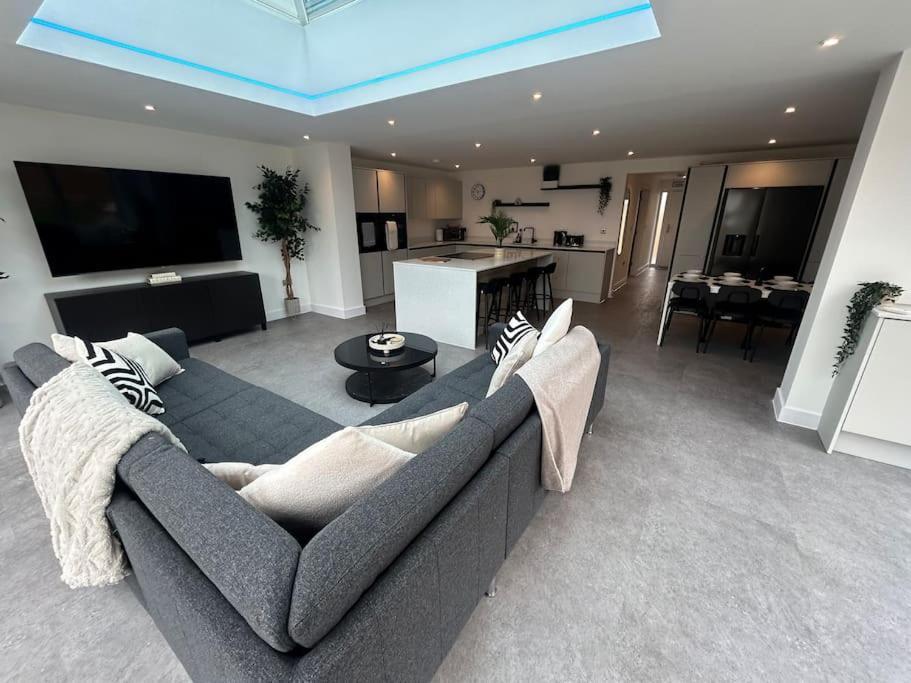 Holiday home Luxury 4 Bedroom House