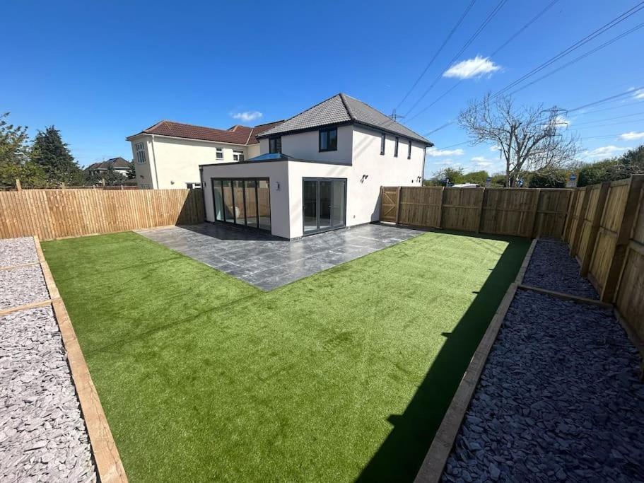 Luxury 4 Bedroom House Holiday home