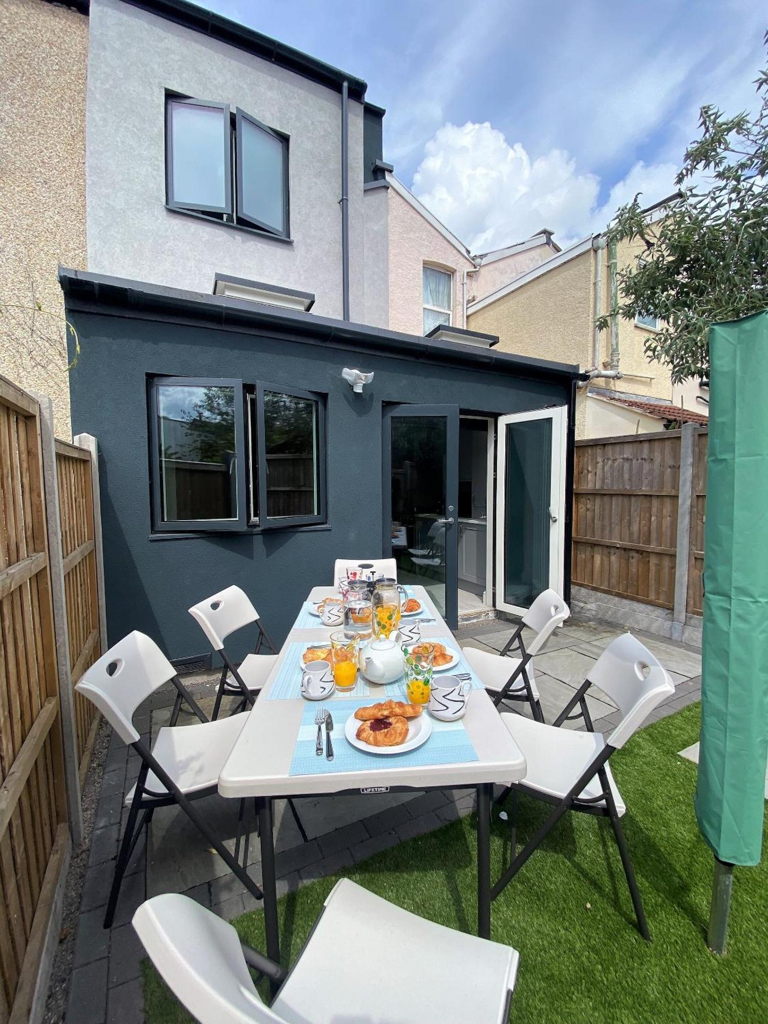Superb Townhouse Near Vibrant Gloucester Road *