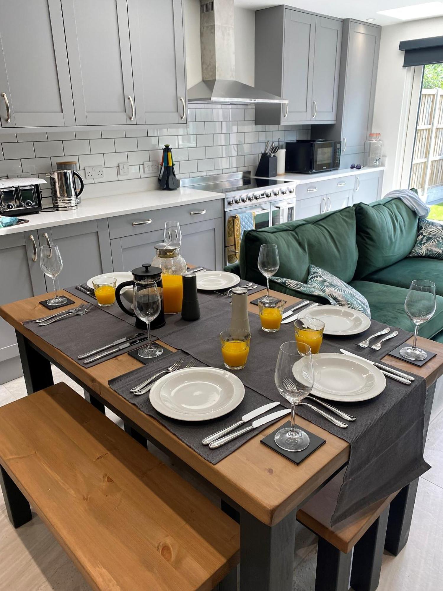Superb Townhouse Near Vibrant Gloucester Road * Bristol