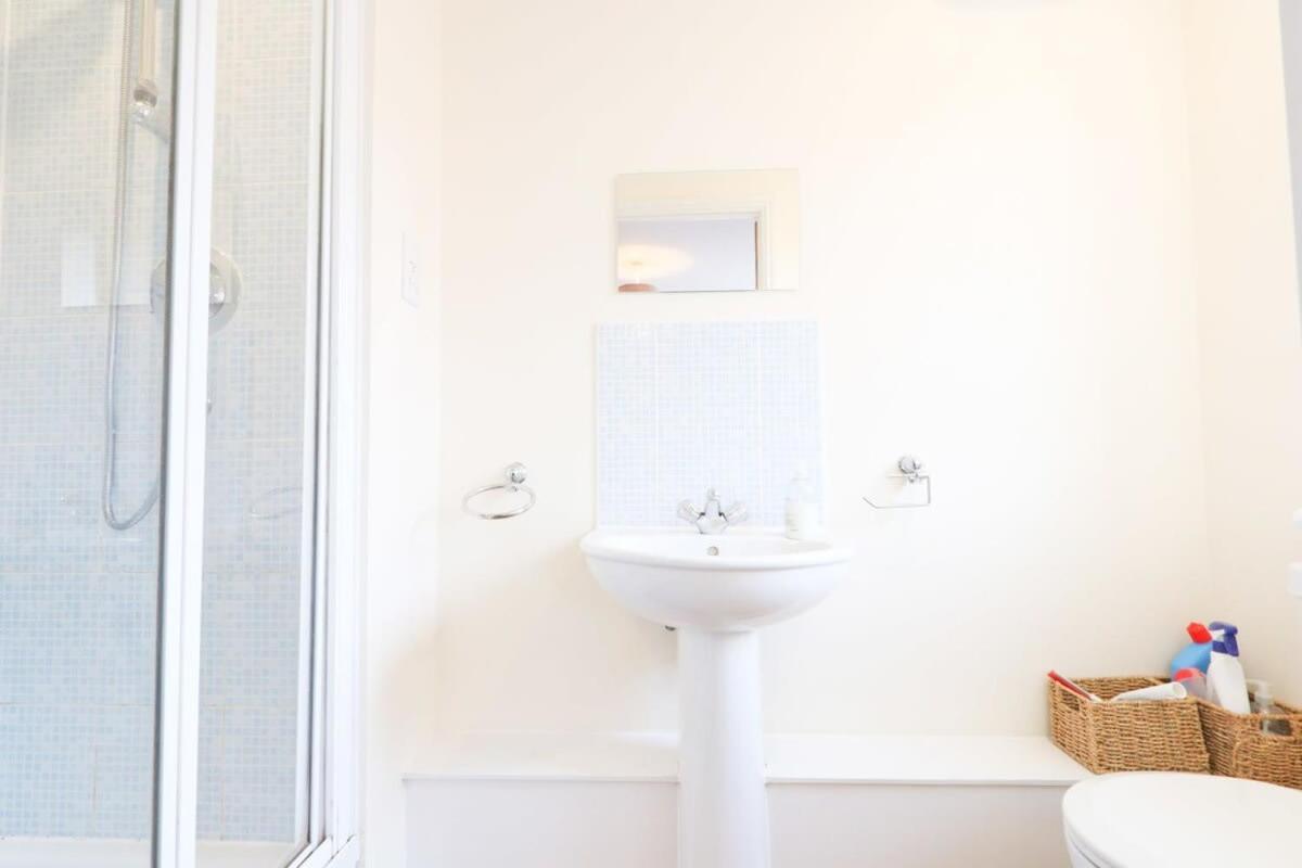 Holiday home Amazing 2 Bed Townhouse Walking Distance From Temple Meads