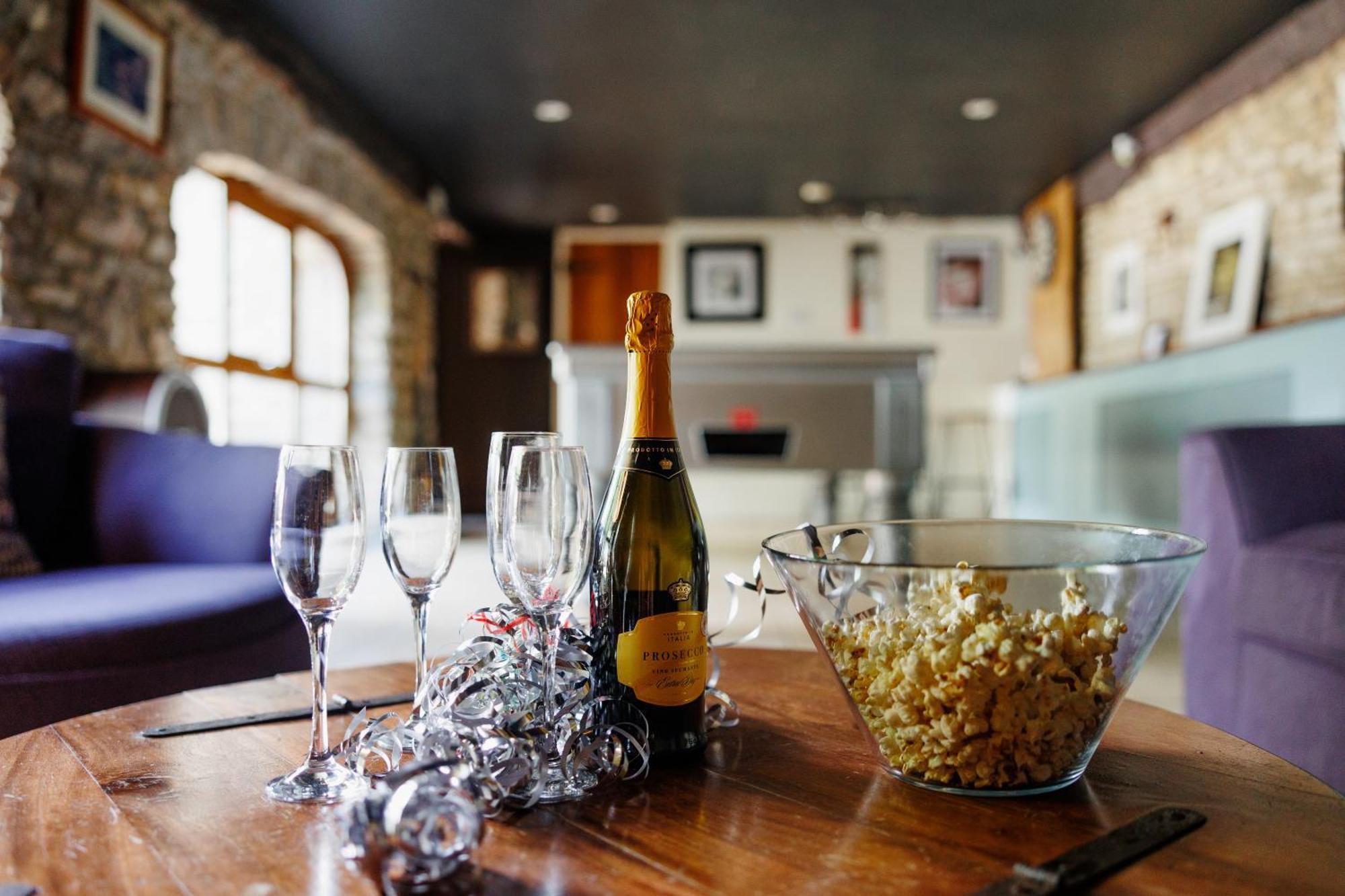 The West Barn Near Bath, Sleeps 24 And 2 Hot Tubs Bristol